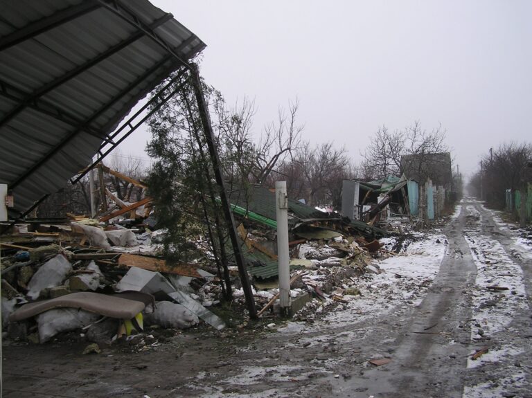 Поблизу Дніпра через удар ворожої ракети постраждало майно журналіста Віктора Грабовського 5