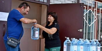 Місто, яке “дивиться в очі путіну” і на стволи гармат окупантів вже півтора роки