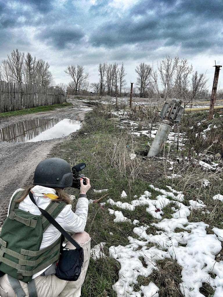 «Мене вибуховою хвилею відкинуло, я почала повзти, і стався другий приліт», – продюсерка Світлана Долбишева 3