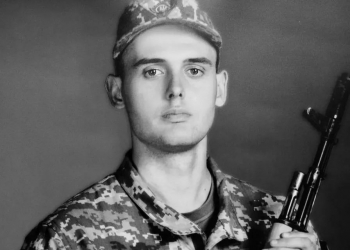 Після тяжкого поранення помер журналіст-воїн Роман Ряжських 10 Roman Ryazhskikh died after being wounded at the front