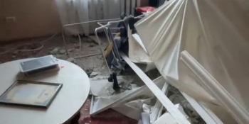 В Одесі через дронову атаку суттєво постраждала квартира журналіста