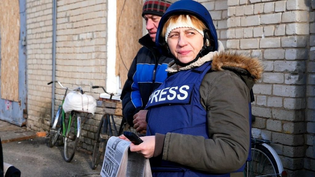 «Газета тут – як дощ після спеки»: репортаж із фронтового Оріхова