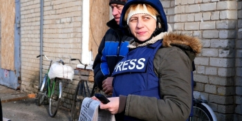 «Газета тут – як дощ після спеки»: репортаж із фронтового Оріхова 19 «Газета тут – як дощ після спеки»: репортаж із фронтового Оріхова