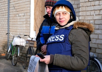 «Газета тут – як дощ після спеки»: репортаж із фронтового Оріхова