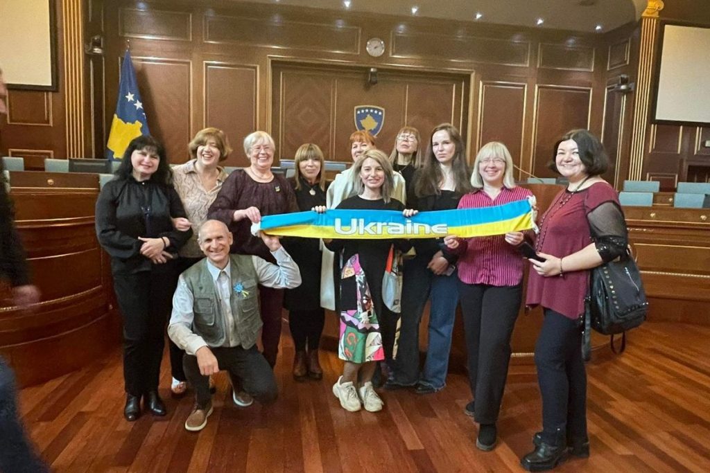 Українських журналістів запрошують отримати прихисток у Косові