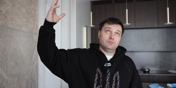 «Люди казали: “Та, навіщо той вогнегасник?”» – родина телеведучого Андрія Ковальського внаслідок атаки рф втратила оселю 18 «Люди казали: “Та, навіщо той вогнегасник?”» – родина телеведучого Андрія Ковальського внаслідок атаки рф втратила оселю