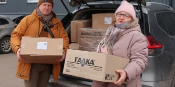 Три ноутбуки й генератор отримали Чернігівська обласна організація НСЖУ та редакції локальних газет області завдяки сприянню Івано-Франківського центру журналістської солідарності