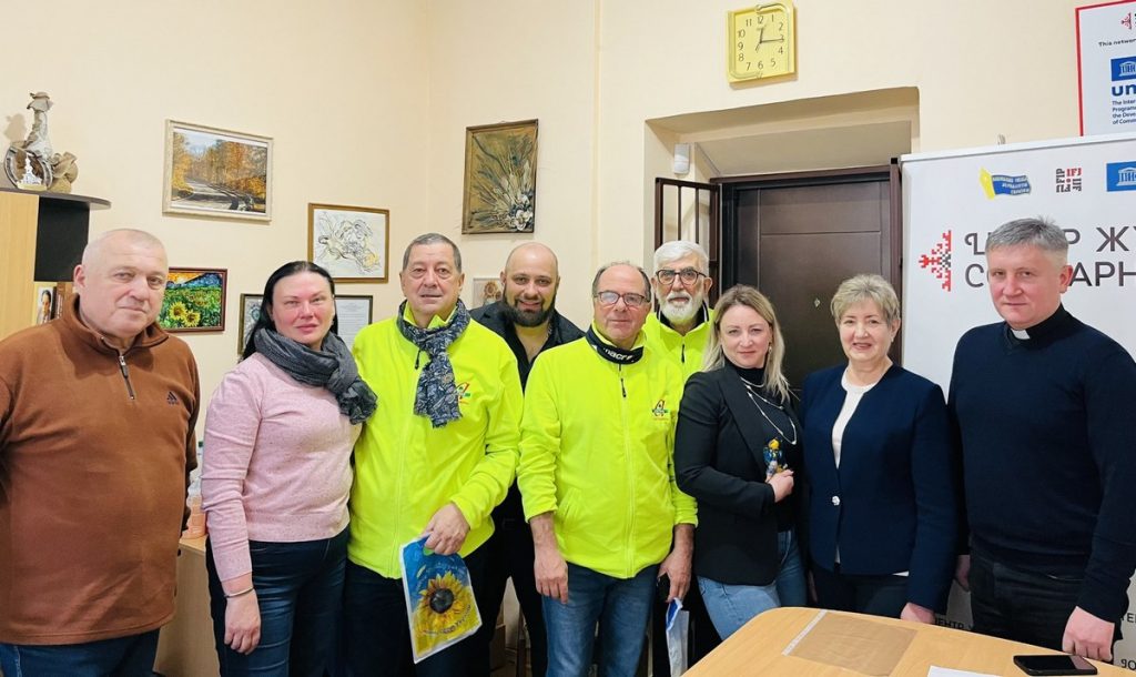 Партнерство задля Перемоги: італійські волонтери привезли до Івано-Франківська гуманітарну допомогу для журналістів 3