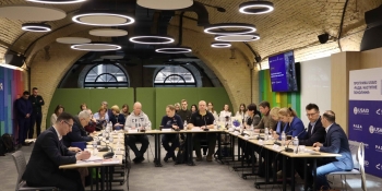 Журналістські стандарти та професійну етику в умовах війни: парламентський комітет з питань свободи слова провів обговорення