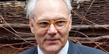 Топпосадовець німецького МЗС зустрівся із українськими журналістами, які отримали професійний прихисток у Приштині