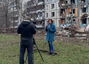 На місцях рекетних і дронових ударів працюють журналісти місцевих і всеукраїнських медіа
