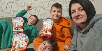 Солодкі гостинці: Kinder-сюрпризи для дітей та онуків медійників від Спілки журналістів та партнерів