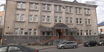 Рейдерське захоплення у центрі міста: представників рівненської Спілки журналістів хотіли виселити з Народного дому