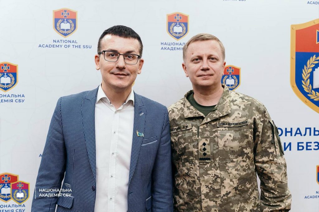 «Ми підтримуємо редакторів та журналістів, які відроджують місцеві газети»: голова НСЖУ Сергій Томіленко на міжнародній конференції Національної академії СБУ