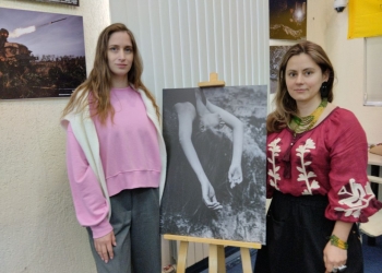 Повернення до себе: у НСЖУ відкрилась емоційна фотовиставка-рефлексія Дар’ї Зименко