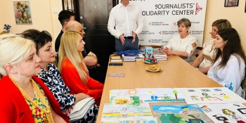 В Івано-Франківському Центрі журналістської солідарності нагородили лавреатів всеукраїнського конкурсу «Я – журналіст!» 23 В Івано-Франківському Центрі журналістської солідарності нагородили лавреатів всеукраїнського конкурсу «Я – журналіст!»