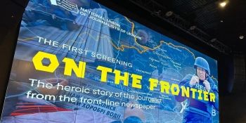 «Кожна поїздка – це 400 кілометрів прифронтових доріг»: НСЖУ зняла документальну стрічку про редактора з прикордонної Харківщини