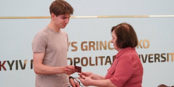 Членські квитки НСЖУ отримали студенти й викладачі факультету журналістики Університету Грінченка