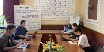 Коворкінг для журналістів у ЦСЖ у Львові: що роблять медійники, коли залишаються на зв’язку в блекаути
