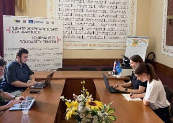 Коворкінг для журналістів у ЦСЖ у Львові: що роблять медійники, коли залишаються на зв’язку в блекаути