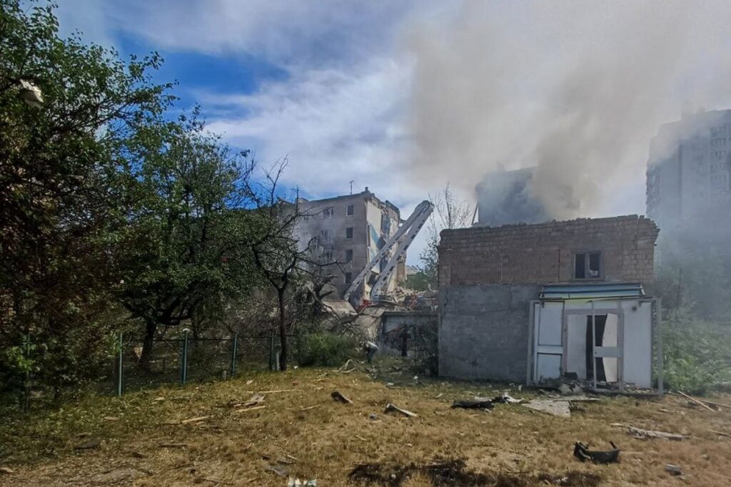 У Києві вибухом пошкоджено помешкання журналіста-переселенця з Лимана 8