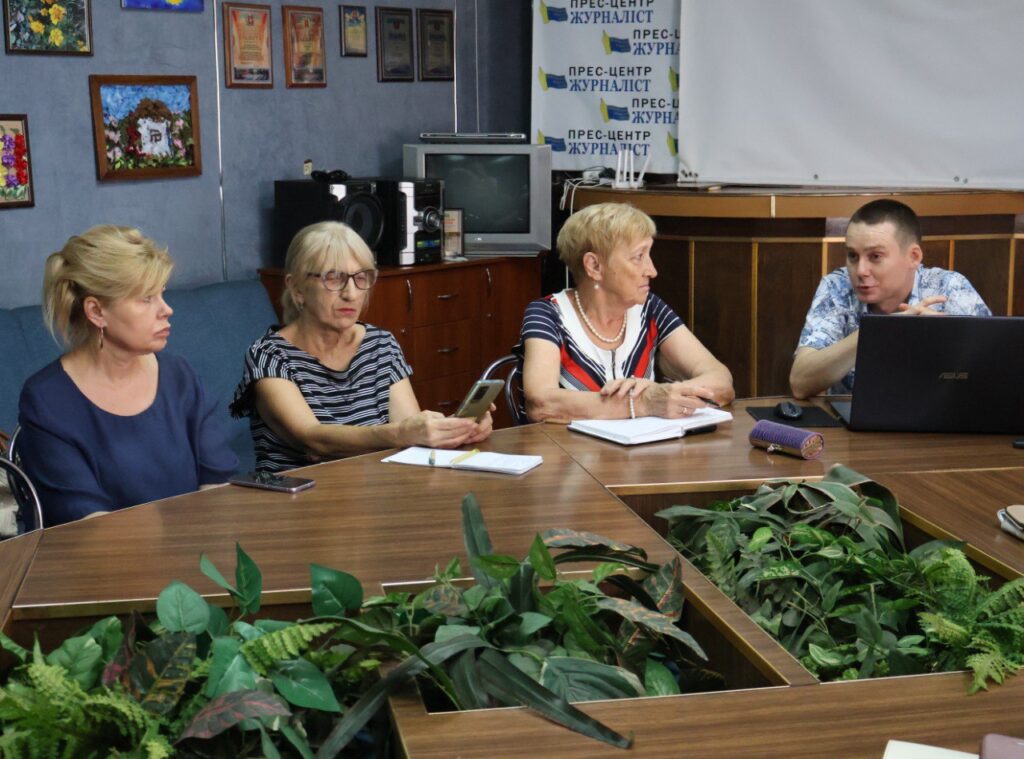 Закон «Про місцеве самоврядування в Україні»: журналістам і далі нелегко отримати доступ до інформації