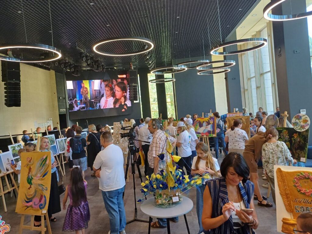 У Києві презентували результати культурно-мистецького проєкту «ДІМ: Дитяча Інклюзивна Медіастудія. Місце сили»
