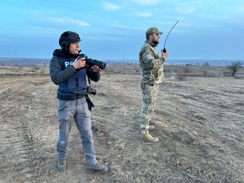 Особиста безпека журналістів на передовій: допомагають Центри журналістської солідарності 14