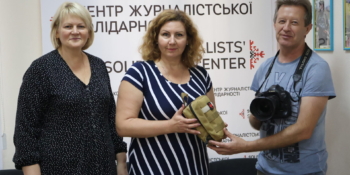 Власкор Укрінформу отримав від НСЖУ тактичну аптечку 25 Власкор Укрінформу отримав від НСЖУ тактичну аптечку