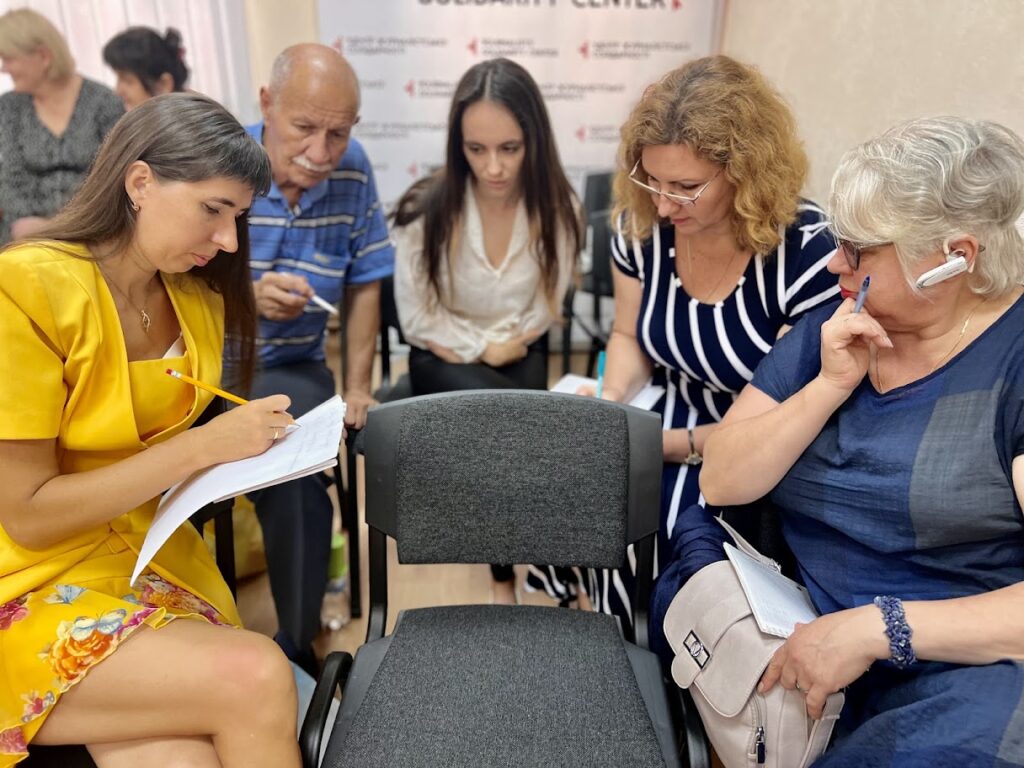 Писати і говорити правильно: у Дніпровському ЦЖС розглянули актуальні питання щодо нового правопису
