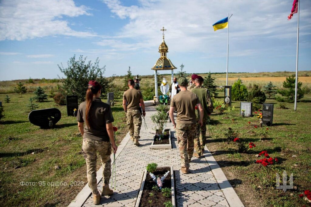 «Я служу з хлопцями, які пишуть історію, а я її документую!» – пресофіцерка 95-ї бригади Валерія Клівінська 3