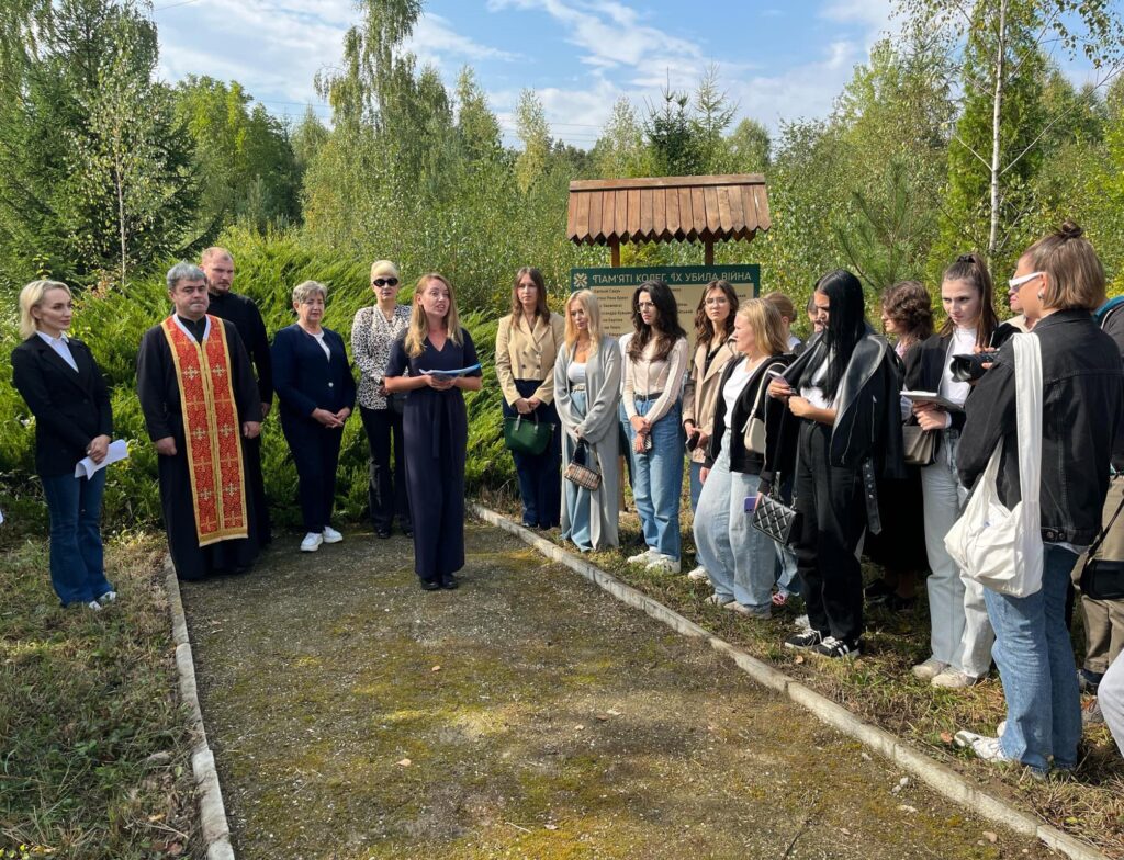 На Алеї пам’яті журналістів Прикарпаття в Івано-Франківську вшанували загиблих медійників 3