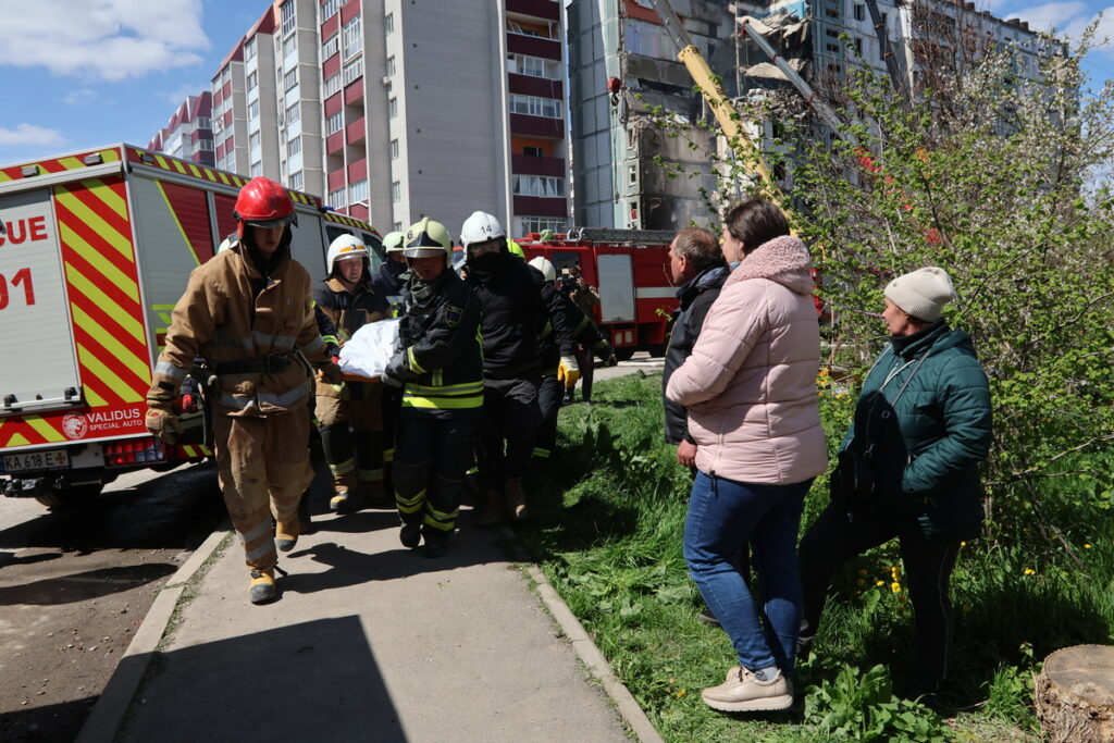 Нова техніка – нові можливості: як камери від НСЖУ допомагають українським фотожурналістам документувати війну 19