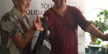 Кореспондент журналу NV.ua Олександр Пасховер: «Поруч з рятувальниками і в захисному спорядженні, наданому Запорізьким Центром журналістської солідарності, ми почувалися впевнено і спокійно» 21 Кореспондент  журналу NV.ua Олександр Пасховер: «Поруч з рятувальниками і в захисному спорядженні, наданому Запорізьким Центром журналістської солідарності, ми почувалися впевнено і спокійно»