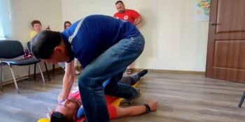 Чернівецькі медійники ознайомилися з алгоритмом надання домедичної допомоги 22 Чернівецькі медійники ознайомилися з алгоритмом надання домедичної допомоги