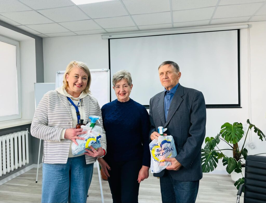 Прикарпатські медійники отримали допомогу від Української федерації банків продовольства