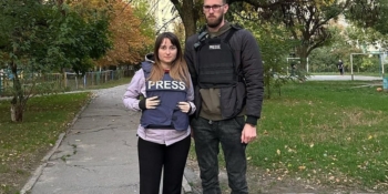 Журналістка з прифронтового Херсона Валентина Пестушко: «Коли поруч із тобою під час обстрілу -- твоя дитина, це набагато страшніше» 25 Журналістка з прифронтового Херсона Валентина Пестушко: «Коли поруч із тобою під час обстрілу — твоя дитина, це набагато страшніше»