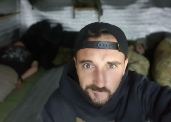 Воєнний кореспондент Костянтин Мельников: «Найбільше я переживав за те, щоб зняти хороший матеріал та нікого не наразити на небезпеку» 10 Воєнний кореспондент Костянтин Мельников: «Найбільше я переживав за те, щоб зняти хороший матеріал та нікого не наразити на небезпеку»