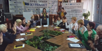 «Горіти, але не перегорати!»: у Запоріжжі журналісти отримали антистресову установку