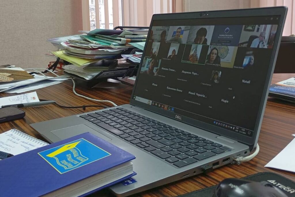 Як вижити локальним медіа в час війни: відбувся онлайн-діалог між журналістами Прикарпаття та Чернігівщини
