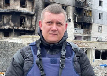 Локальний продюсер для іноземних воєнкорів Андрій Коваленко: «Поблизу Роботиного ми йшли 8 км уночі мінними полями» 26 Локальний продюсер для іноземних воєнкорів Андрій Коваленко: «Поблизу Роботиного ми йшли 8 км уночі мінними полями»