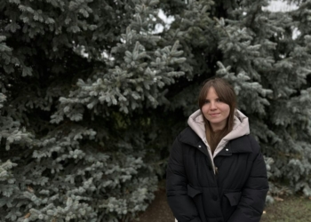 Новинарка з Миколаєва Анжеліка Байбак: «Розтрощене вибухом скло було скрізь по квартирі – і в одязі, і в ліжках» 25 Новинарка з Миколаєва Анжеліка Байбак: «Розтрощене вибухом скло було скрізь по квартирі – і в одязі, і в ліжках»