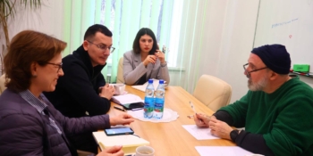 Експерт Дарт-центру травми та журналістики Ґевін Різ відвідав центральний офіс НСЖУ