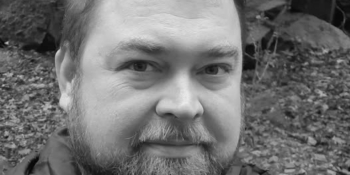 Пішов з життя журналіст телеканалу «Прямий» Антон Комаров