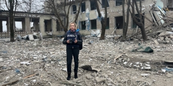 Ірина Ситнік: «Якщо раніше захисне спорядження було потрібне для поїздок на прифронтові території, то тепер фронт став значно ближче до нас…» 20 Ірина Ситнік: «Якщо раніше захисне спорядження було потрібне для поїздок на прифронтові території, то тепер фронт став значно ближче до нас…»