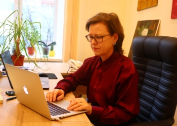 Під обстрілами і без грошей: як виживають медіа України, обговорювали в НСЖУ