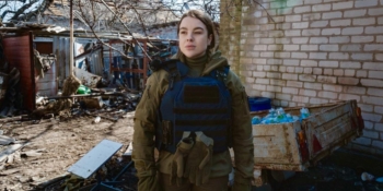 Воєнна журналістка «РБК-Україна» Богдана Ляськівська: «Військові нам дали свій одяг, бо на війні росіяни не дотримуються конвенцій, і на позиціях журналістам не рекомендують виділятися»