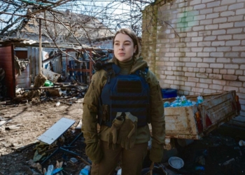 Воєнна журналістка «РБК-Україна» Богдана Ляськівська: «Військові нам дали свій одяг, бо на війні росіяни не дотримуються конвенцій, і на позиціях журналістам не рекомендують виділятися»