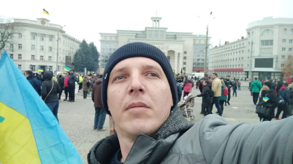Телеоператор з Херсона Ігор Загной: «Після акуборатравми спочатку змонтував сюжет, бо це мій професійний обов’язок, а потім звернувся до лікарів» 10 Телеоператор з Херсона Ігор Загной: «Після акуборатравми спочатку змонтував сюжет, бо це мій професійний обов’язок, а потім звернувся до лікарів»