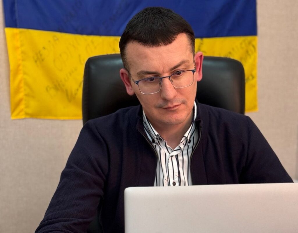 Сергій Томіленко: «Люди чекають кожного випуску як хліба, читають газети разом у бомбосховищах під час повітряних тривог»